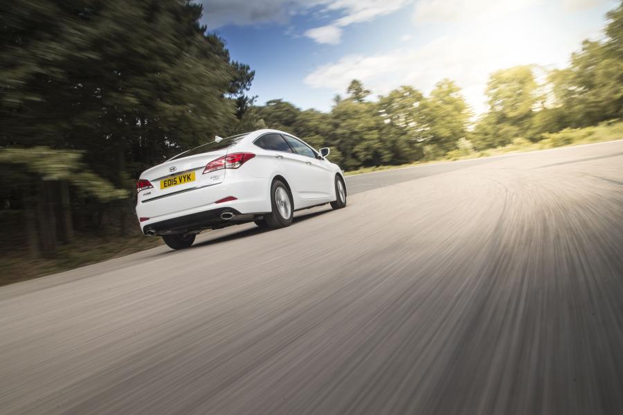  Hyundai i40 Sedan 2015 года  (UK) (фото 8 из 22)